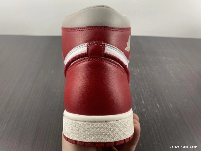 OG Newstalgia DJ4891-061 (W) 1 High Chenille Jordan 0808